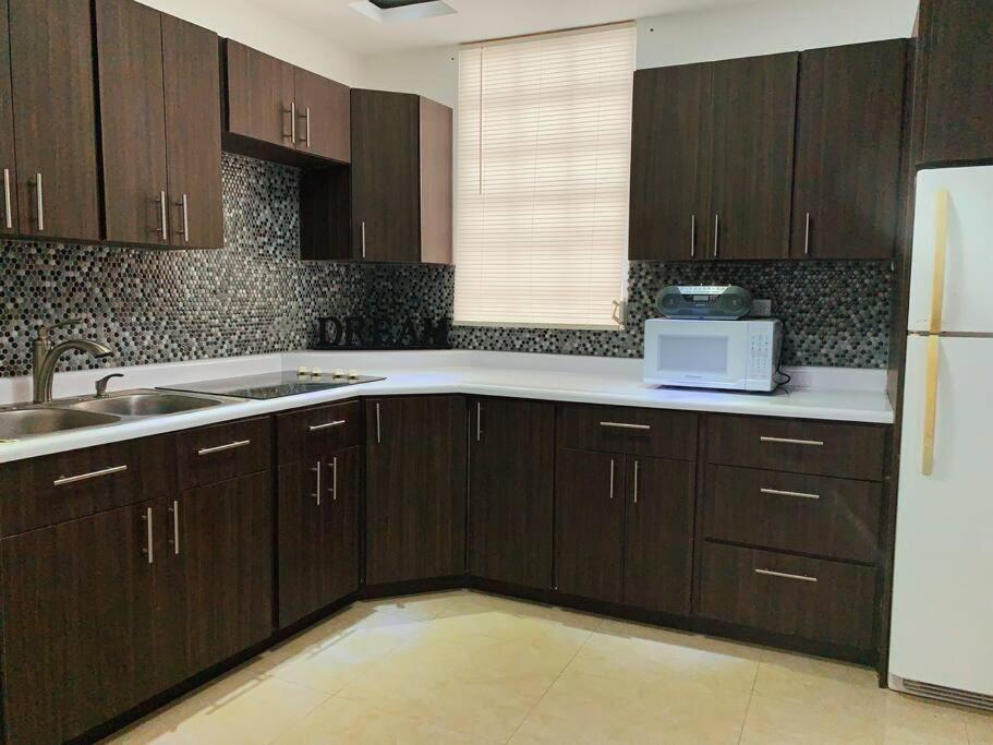 Spacius 4Br Home In Trendy Loiza St, Near Beach San Juan Ngoại thất bức ảnh